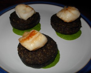 haggis-and-scallop-on-pea-puree